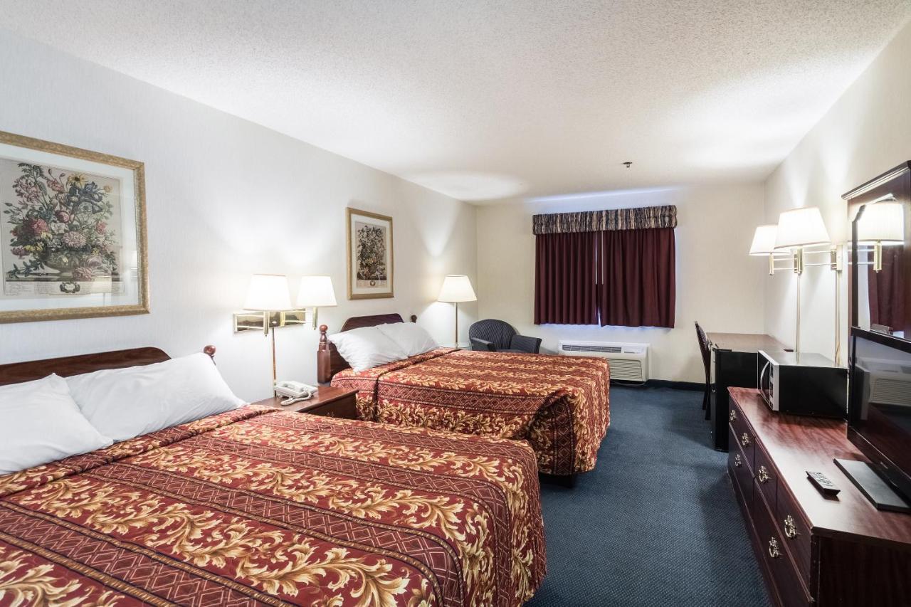 Quality Express Inn & Suites Mineral Wells Esterno foto