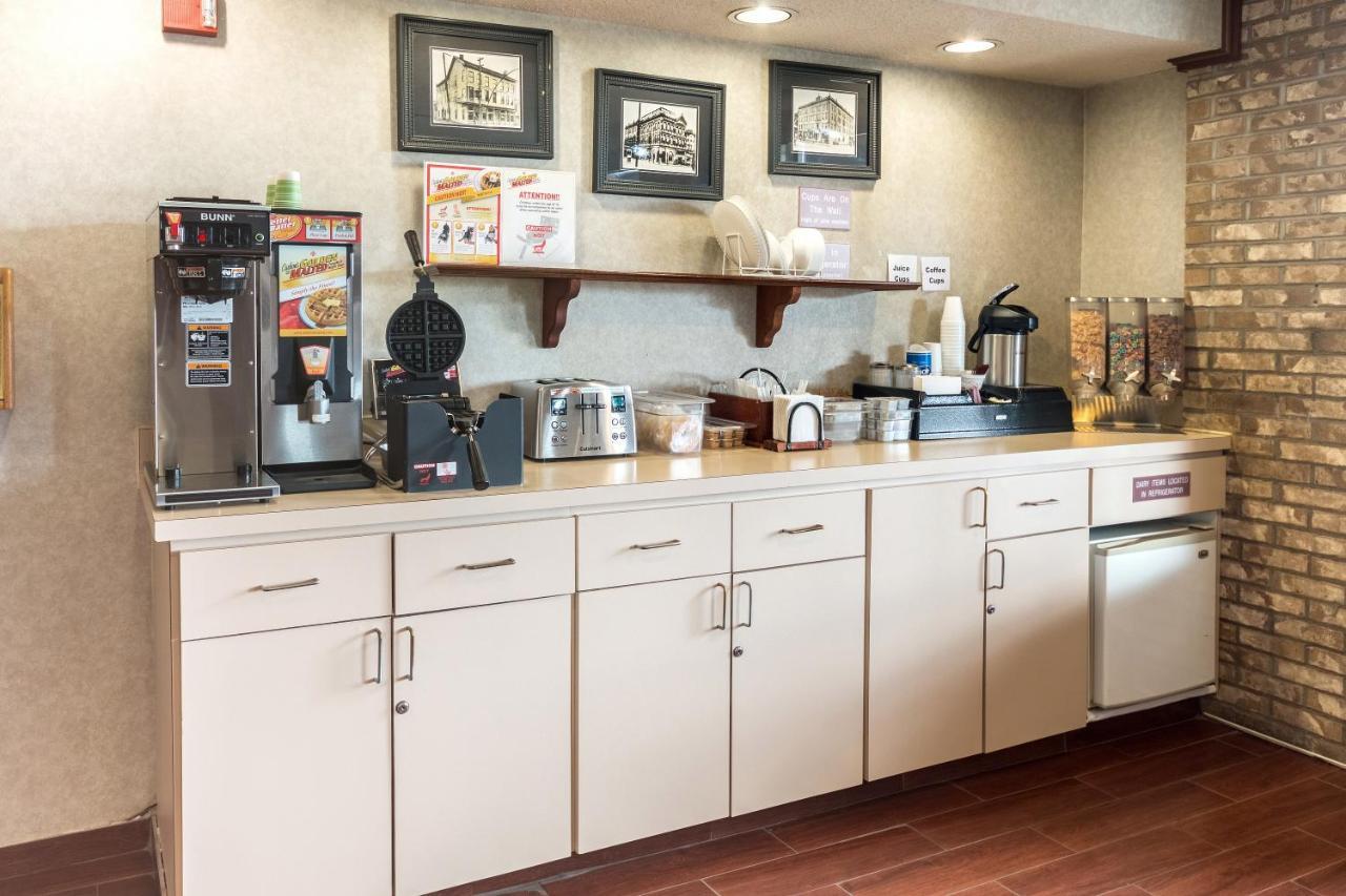 Quality Express Inn & Suites Mineral Wells Esterno foto